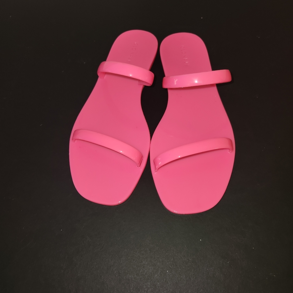 Old Navy Worn once pink sandals